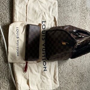 Louis Vuittion woman’s bag with wallet. Bout have there own separate pillow case